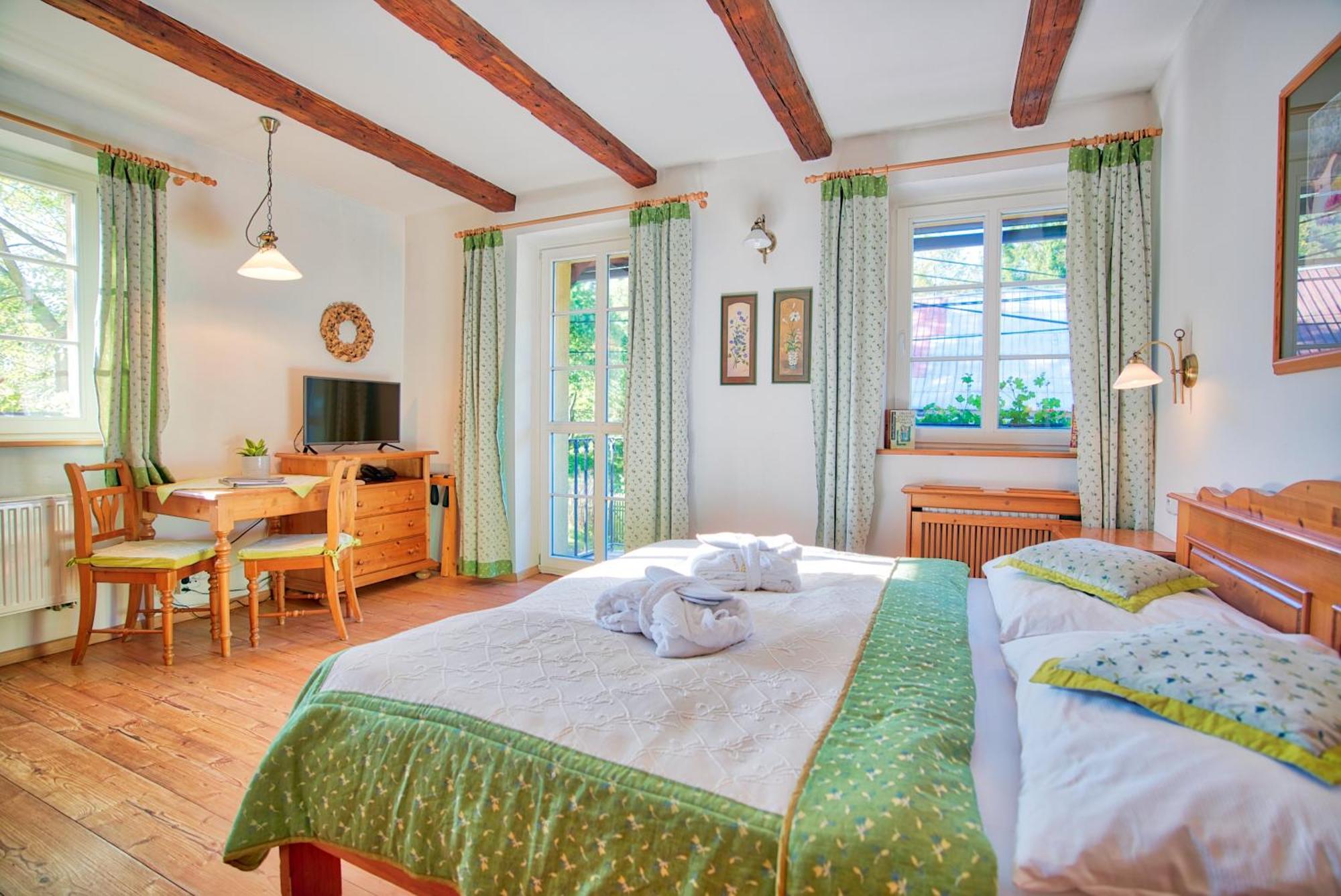 Apartman-Hotel Jitravsky Dvorec Rynoltice Екстер'єр фото